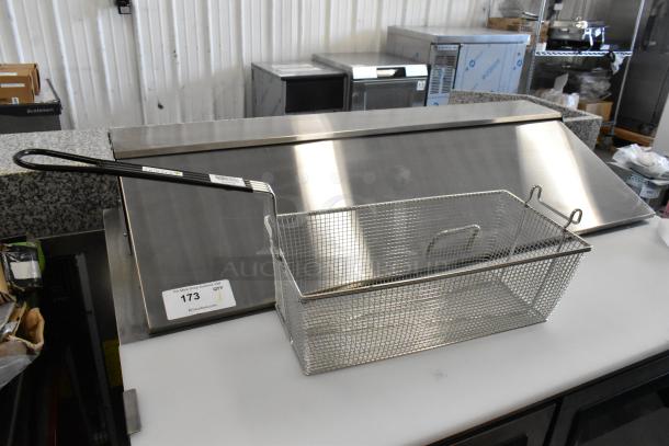 2 BRAND NEW SCRATCH AND DENT! 190FB1785 Anets A4500309 Equivalent 17" x 8 1/4" x 6" Fryer Basket with Front Hook. 2 Times Your Bid! - Image 1 of 6