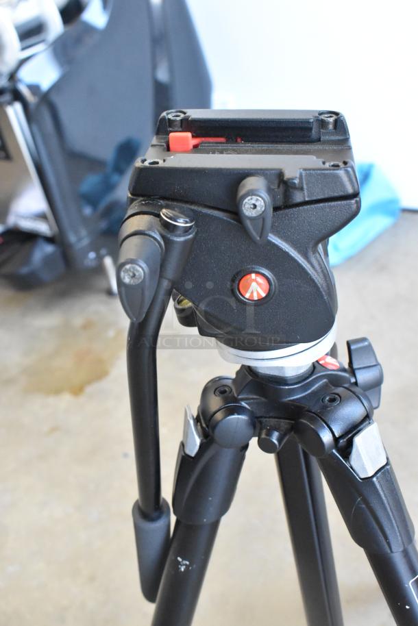 Manfrotto 190XDB Tripod in Soft Case. - Image 4 of 7