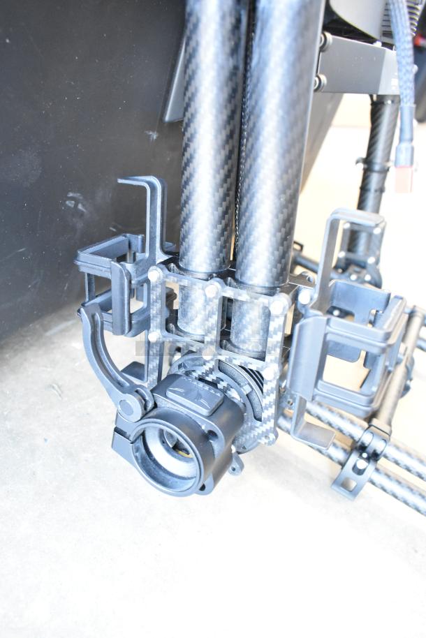 Freefly Mavi M10 full cage gimbal, model M10B22910, carbon fiber construction, excellent condition.
