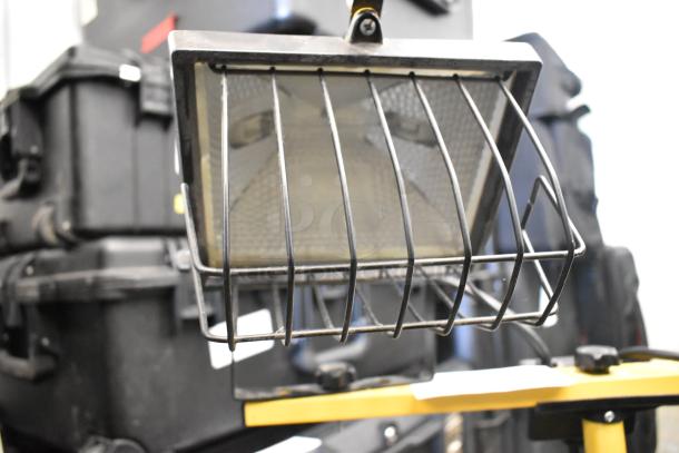 Metal Floor Style Double Portable Work Light - Image 3 of 6