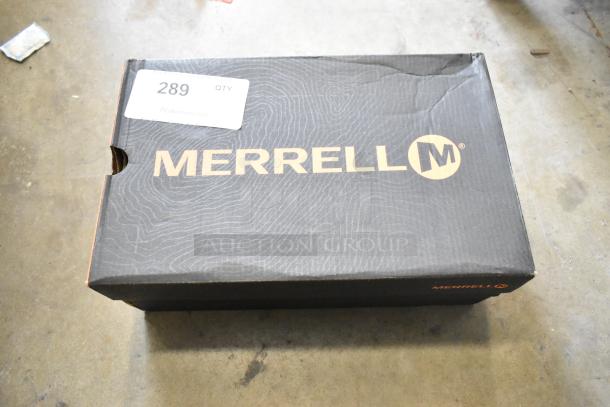 Merrell shoe box with auction label "289 QTY." Box appears lightly worn, indicating mixed item lot including Kessler pieces.