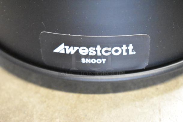 Westcott Snoot with visible label. Part of auction lot including reflectors and holder. Good condition.