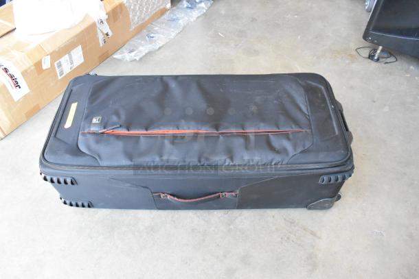 Soft case with Impact FF-S1 single socket fluorescent lights, Westcott Basics D5, wires included; appears gently used.