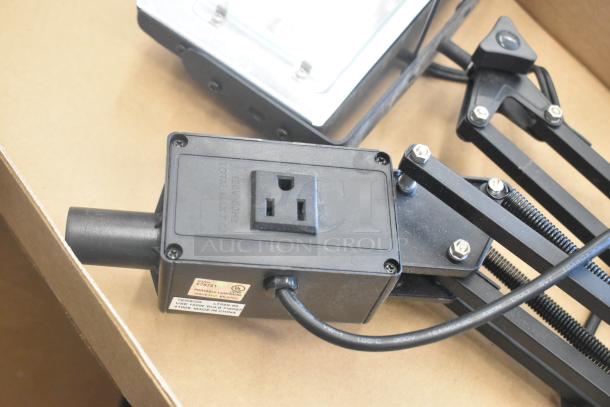 TrekPak Portable Folding Arm Light - Image 5 of 8