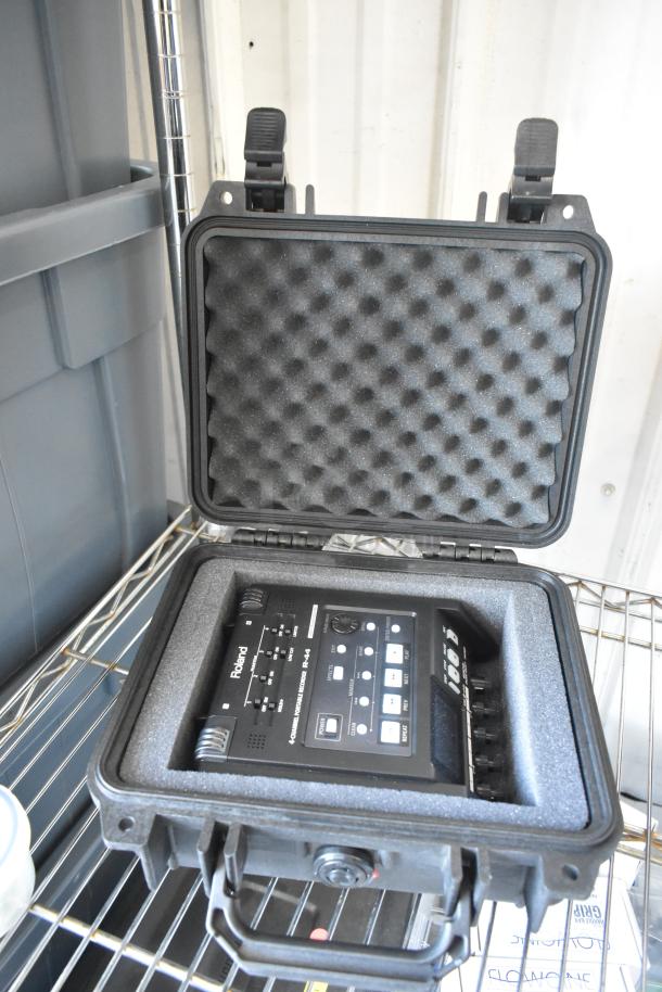 Roland 4 Channel Portable Recorder in Hard Case - Image 1 of 11