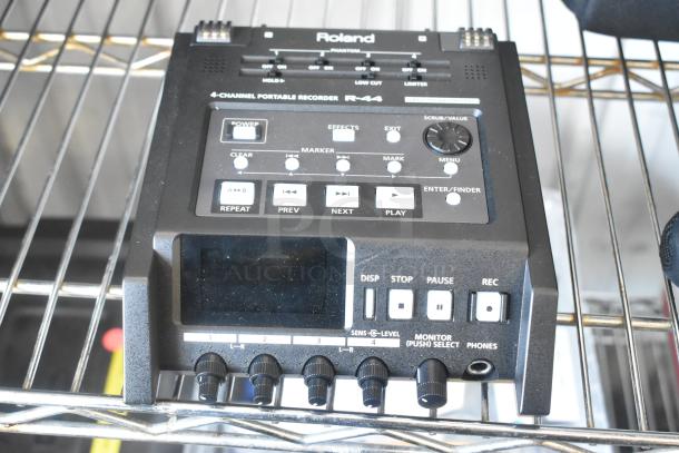 Roland 4 Channel Portable Recorder in Hard Case - Image 4 of 11