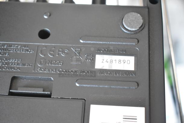 Roland 4 Channel Portable Recorder in Hard Case - Image 11 of 11