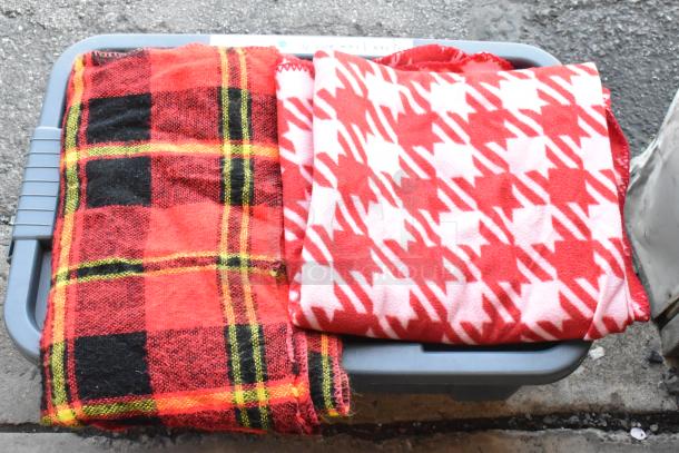 ALL ONE MONEY! Lot of Various Items Including Light Fixture, Blankets in Poly Bin - Image 9 of 9