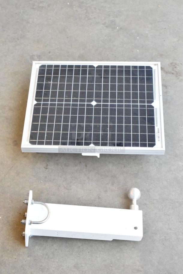 ALL ONE MONEY! Lot of Various Items Including Host HQST-20D-SS Board, Blanket in Poly Bin - Image 4 of 13
