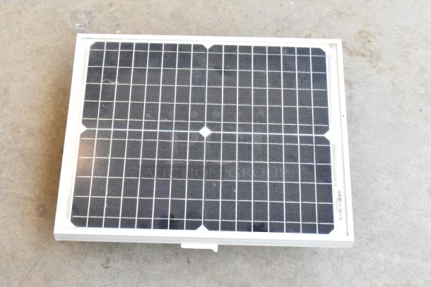 ALL ONE MONEY! Lot of Various Items Including Host HQST-20D-SS Board, Blanket in Poly Bin - Image 8 of 13