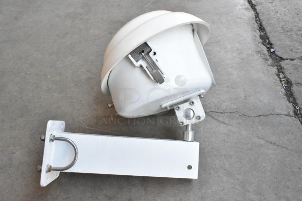 ALL ONE MONEY! Lot of Various Items Including Impact Aputure in Poly Bin - Image 7 of 8