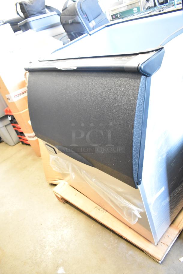 BRAND NEW SCRATCH AND DENT! 2025 Ice-O-Matic B40PSC Ice Storage Bin - 344 lb. - Image 2 of 8