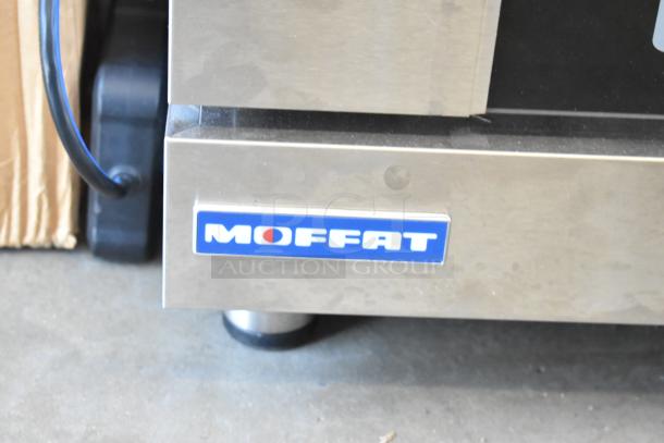 BRAND NEW SCRATCH AND DENT! Moffat Turbofan 952USE22M3 E22M3 Turbofan Single Deck Half Size Electric Convection Oven with Mechanical Controls, 1.5 Cu. Ft. - 110-120 volts, 1 Phase. - Image 2 of 9