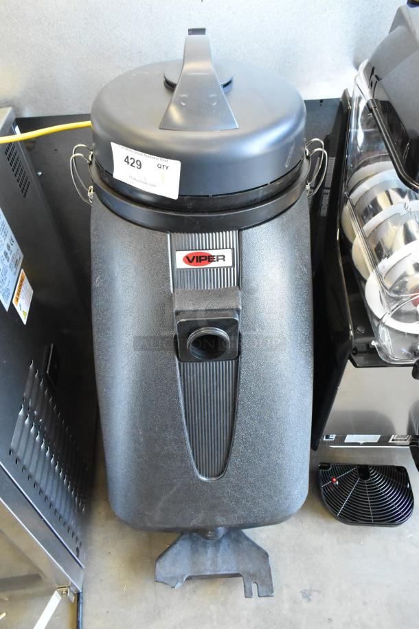 BRAND NEW SCRATCH AND DENT! Viper SN18WD Shovelnose 18 Gallon Wet / Dry Vacuum with Squeegee and Tool Kit - Image 1 of 9