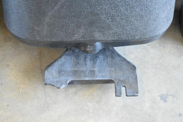 BRAND NEW SCRATCH AND DENT! Viper SN18WD Shovelnose 18 Gallon Wet / Dry Vacuum with Squeegee and Tool Kit - Image 4 of 9