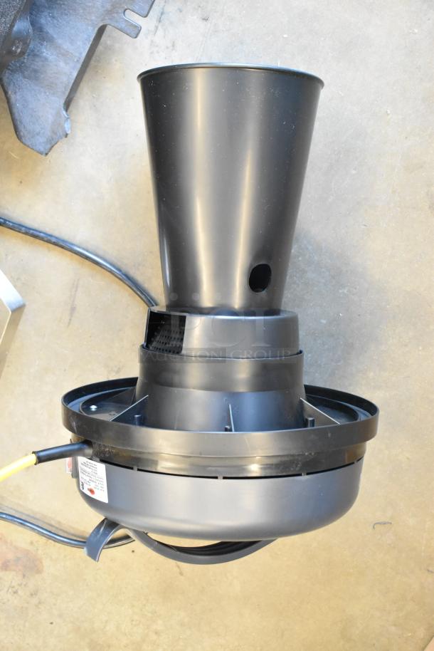 BRAND NEW SCRATCH AND DENT! Viper SN18WD Shovelnose 18 Gallon Wet / Dry Vacuum with Squeegee and Tool Kit - Image 7 of 9