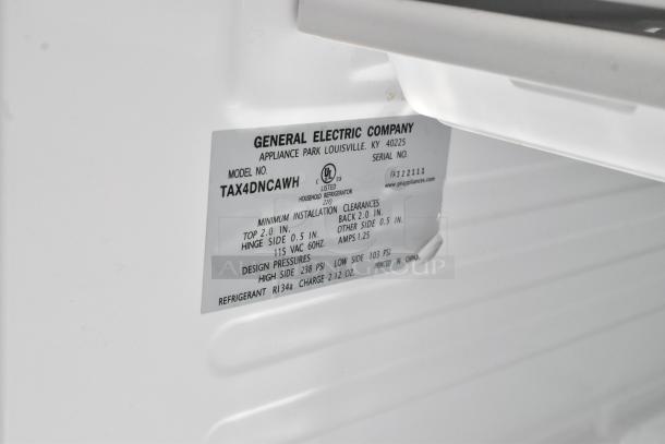 4 Various Mini Coolers Including Galanz GLR31TS1E02, Nostalgia IRF32BK, Galanz GLR33MBKE23, General Electric TAX4DNCAWH. 4 Times Your Bid! - Image 9 of 9