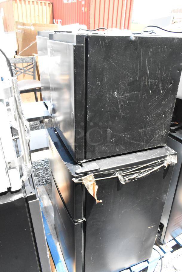8 Various Mini Coolers Including Haier HSA02WNDBB, Galanz LR33MBKE23, Hamilton Beach REFHB31TB, Hisense WMS017MEXBE, Galanz GL17BK, Frigidaire FGFR334, Hisense WMS017MEXBE. 8 Times Your Bid! - Image 2 of 18