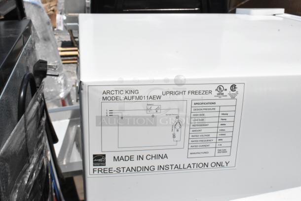 8 Various Mini Coolers Including Arctic King AUFM011AEW Freezer, Galanz GLR31TS1E02. 8 Times Your Bid! - Image 5 of 7