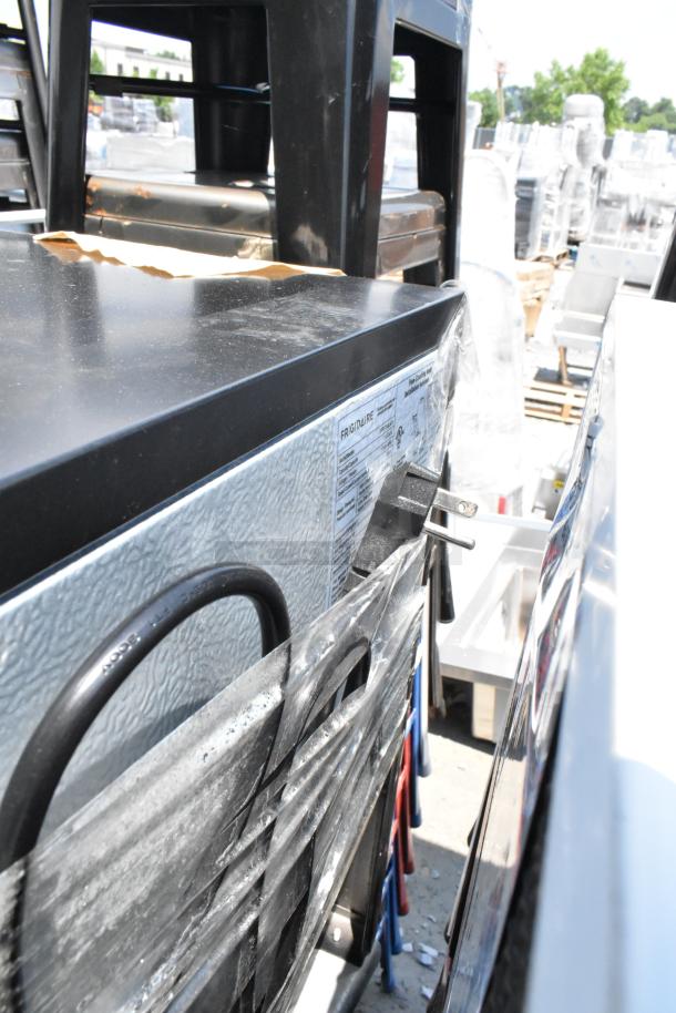 8 Various Mini Coolers Including Arctic King AUFM011AEW Freezer, Galanz GLR31TS1E02. 8 Times Your Bid! - Image 7 of 7