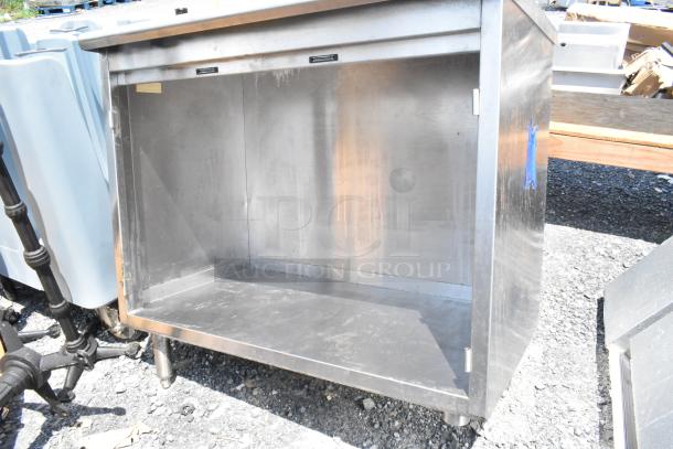 Stainless Steel Table w/ Under Shelf. - Image 3 of 5