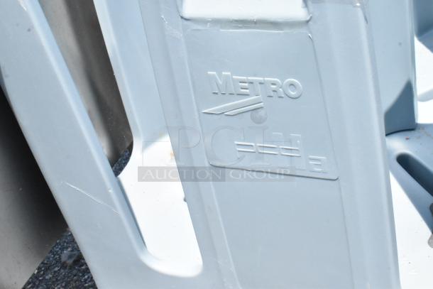 Metro PCD Poly Dish Cart on Commercial Casters. - Image 2 of 4