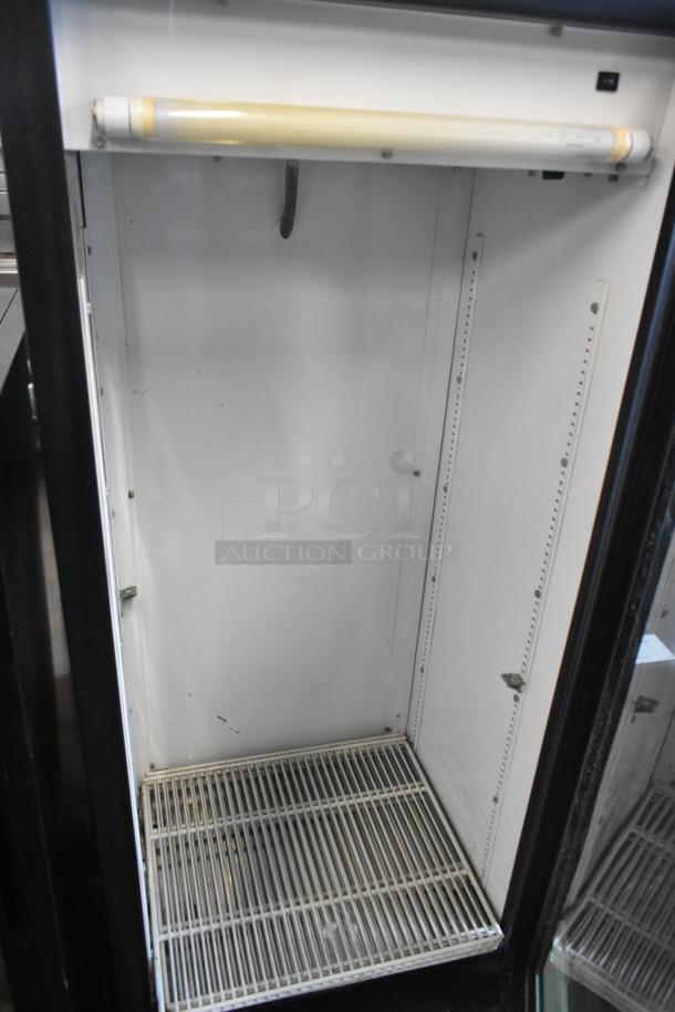 True GDM-12 Metal Commercial Single Door Reach In Cooler Merchandiser. 115 Volts, 1 Phase. - Image 5 of 6