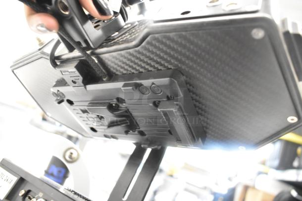 Basecamr case with Maui 1A0017 controller, carbon fiber texture, screws visible; good condition, for auction.
