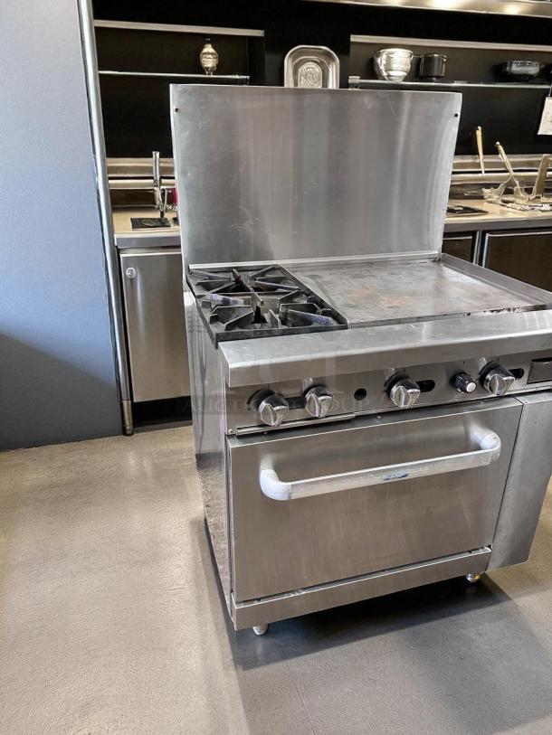 Southbend X4601DD 36" gas range with 2 burners and 24" griddle, natural gas, in excellent condition, fully tested.
