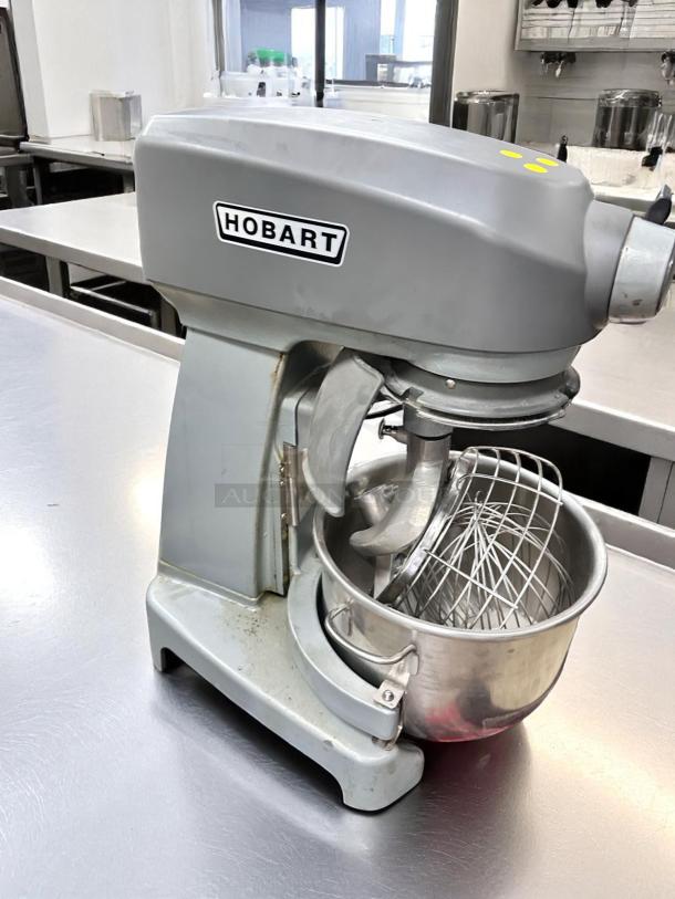 Excellent Condition – Hobart HL200 – 20 Qt Planetary Mixer – 120V – Fully Tested & Working! - Image 2 of 9