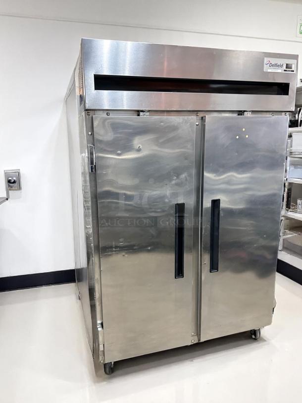 Awesome Condition – Delfield 6151XL-S – 2-Door Commercial Reach-In Refrigerator – 115V – Fully Tested & Working! - Image 3 of 7