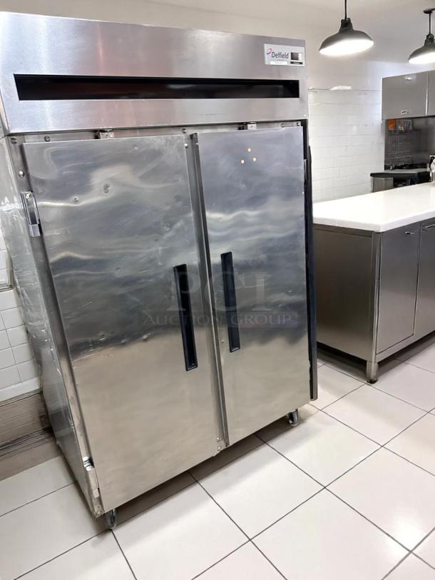 Awesome Condition – Delfield 6151XL-S – 2-Door Commercial Reach-In Refrigerator – 115V – Fully Tested & Working! - Image 4 of 7