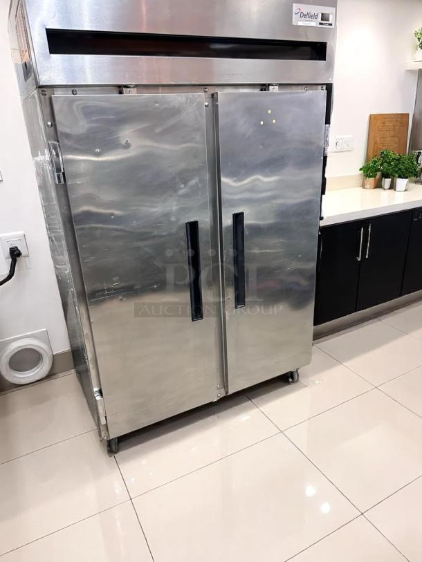 Awesome Condition – Delfield 6151XL-S – 2-Door Commercial Reach-In Refrigerator – 115V – Fully Tested & Working! - Image 5 of 7
