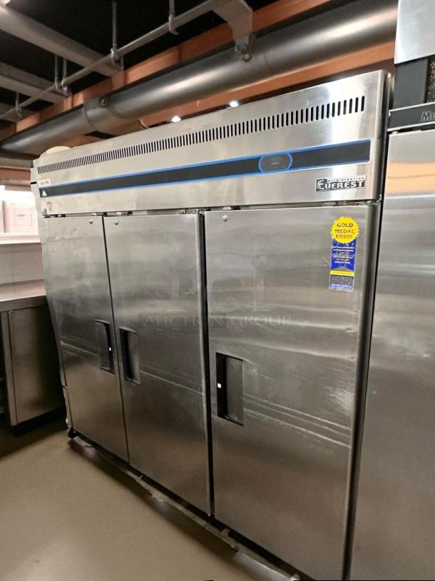 Excellent Condition – Everest ESR3 – 74.75" 3-Door Upright Reach-In Refrigerator – 71 Cu. Ft – Fully Tested & Working! - Image 3 of 9