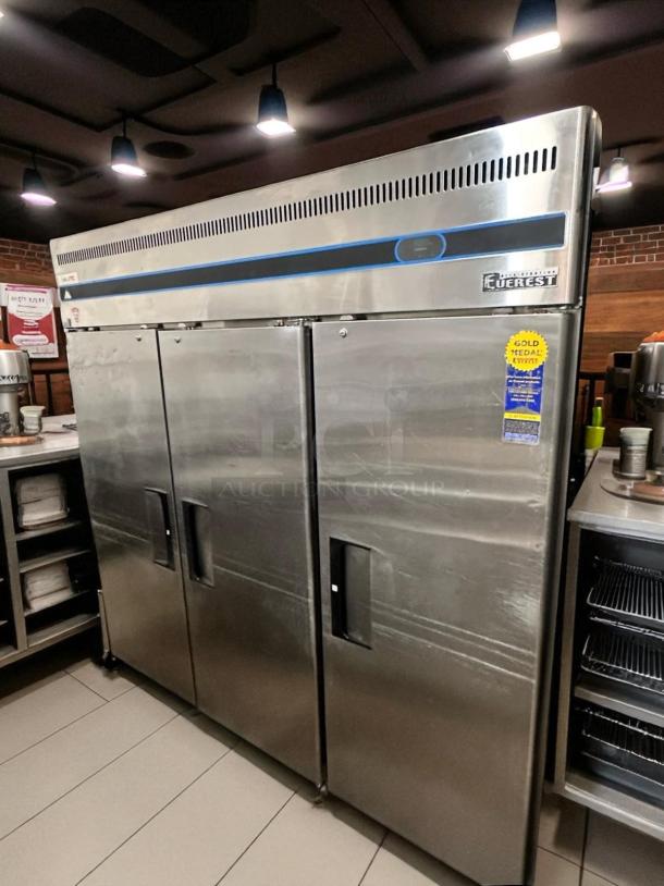 Excellent Condition – Everest ESR3 – 74.75" 3-Door Upright Reach-In Refrigerator – 71 Cu. Ft – Fully Tested & Working! - Image 4 of 9