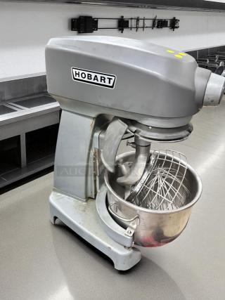 Excellent Condition – Hobart HL200 – 20 Qt Commercial Planetary Mixer – Fully Tested & Working! - Item #1194500