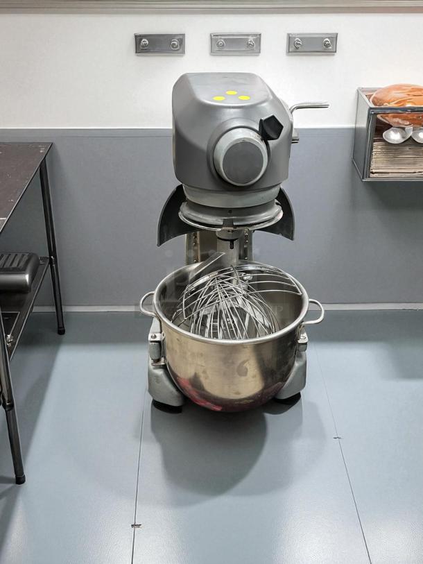 Excellent Condition – Hobart HL200 – 20 Qt Commercial Planetary Mixer – Fully Tested & Working! - Image 2 of 7