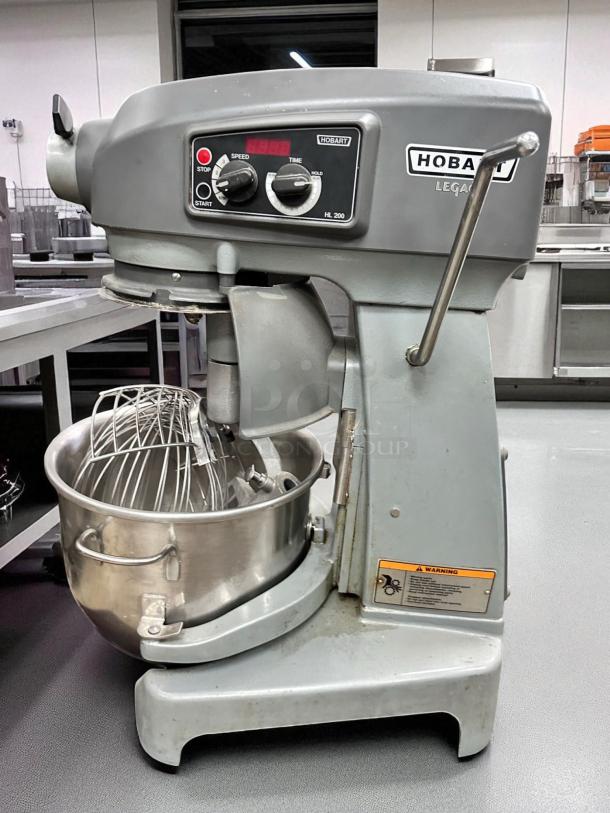 Excellent Condition – Hobart HL200 – 20 Qt Commercial Planetary Mixer – Fully Tested & Working! - Image 4 of 7