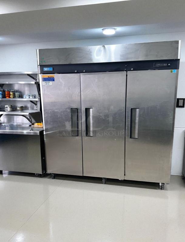 Excellent Condition – Turbo Air M3R72-3 – 3-Door Commercial Reach-In Refrigerator – 115V – Fully Tested & Working! - Image 3 of 9