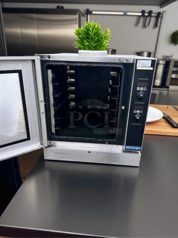 Excellent Condition – Moffat G32D5 – Turbofan Full-Size Convection Oven – Natural Gas – Fully Tested & Working! - Image 7 of 10