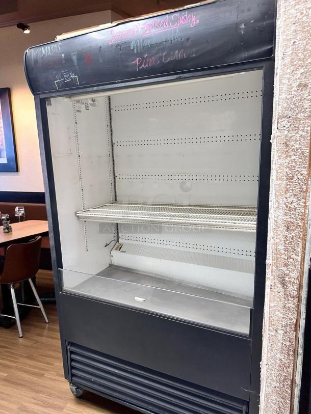 Excellent Condition – True TAC-48 – 48” Air Curtain Display Merchandiser – 208/230V – Fully Tested & Working! - Image 2 of 6