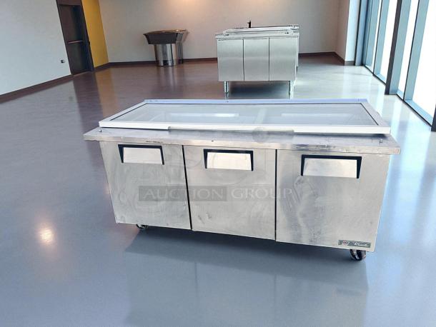 Excellent Condition – True TSSU-72-30M-B-ST – 3-Door Refrigerated Sandwich/Salad Prep Table – 115V – Fully Tested & Working! - Image 7 of 10