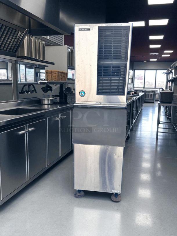 Hoshizaki KM-500MAH modular ice maker in excellent condition, silver finish, fully tested and working, 115V.