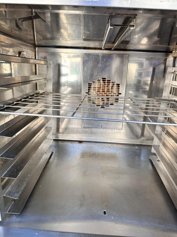 MIWE EC 8.1826 electric convection oven, interior view showing wire rack and ventilation, excellent condition, 208V.