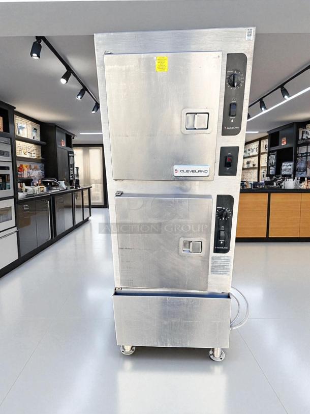 Cleveland 24CGA10 double compartment gas steamer in excellent condition, natural gas, fully tested and working, stainless steel.