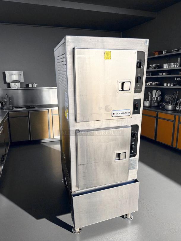 Cleveland 24CGA10 double compartment gas steamer, natural gas, excellent condition, stainless steel, fully tested, operational.