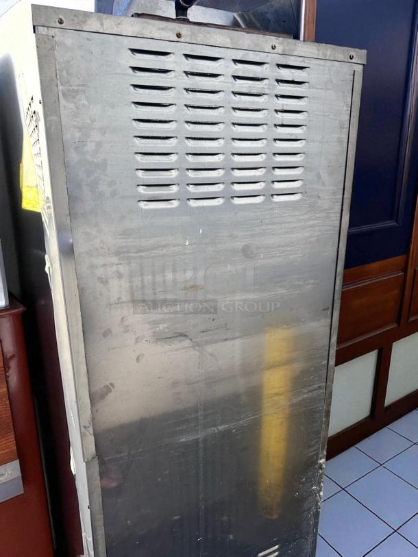 Cleveland 24CGA10 double compartment gas steamer. Excellent condition, natural gas, fully tested. Stainless steel exterior.