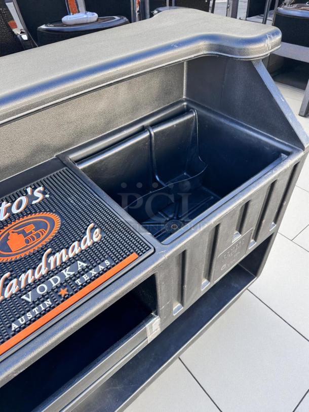 Cambro BAR540DS portable bar, black, excellent condition, with ice sink and storage. Fully tested and working.