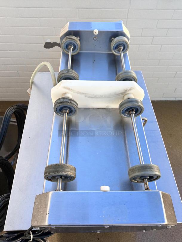 Ideal IU2X25S roller bottle mixing machine in excellent condition, 115V, fully tested and working.