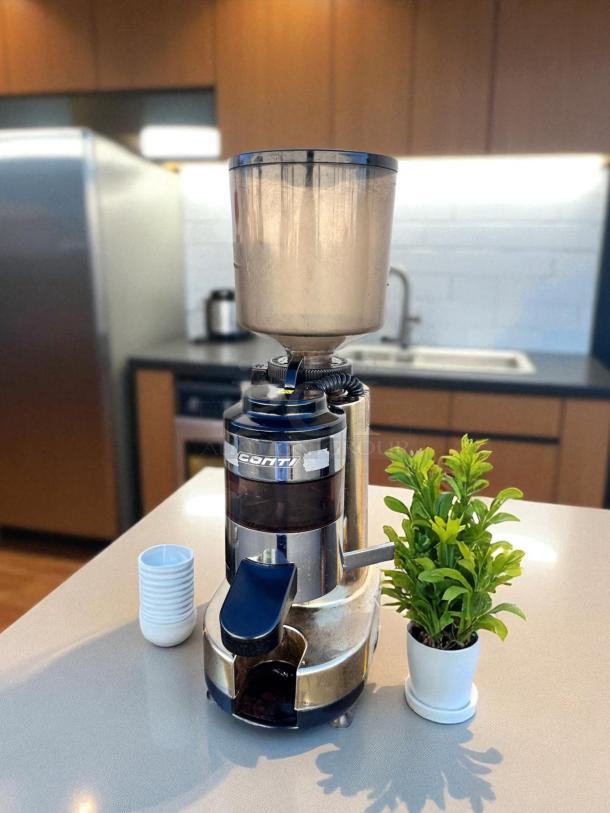 Conti RR45 commercial coffee grinder in excellent condition, 110V; fully tested and working.